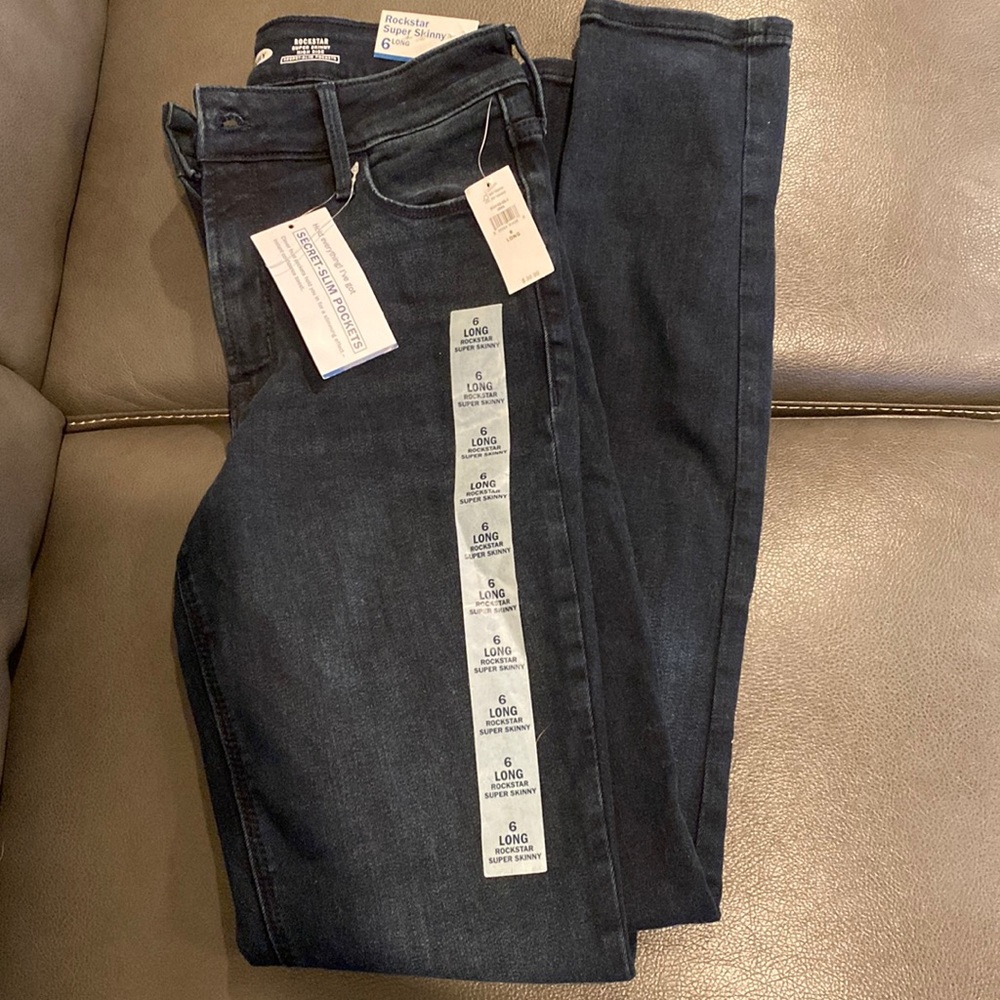 BRAND NEW- old navy jeans. Type- rockstar super skinny high rise (size 6 long)